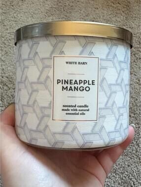 White Barn Pineapple Mango Candle